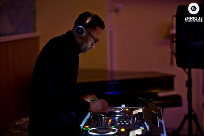 Lej en DJ - DJ til Firmafest - Musik til fest