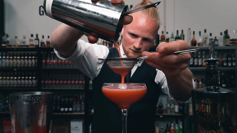Vores Bartendere - Lej en Cocktail Bartender - Cocktails til fest