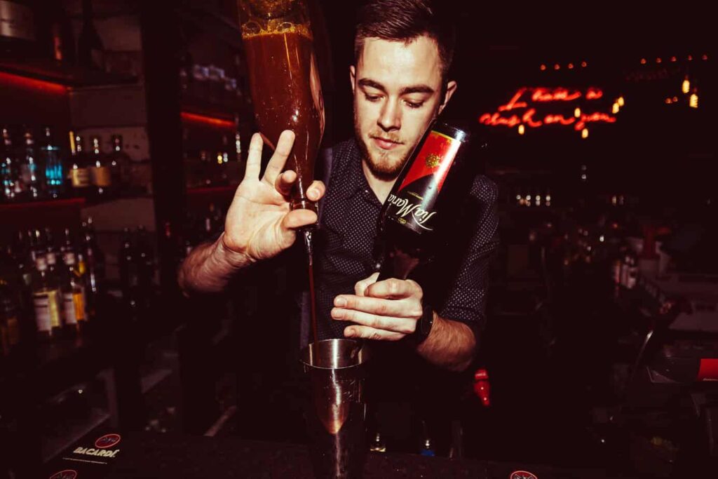 Mads Jakobsen Bartender til fest i Århus