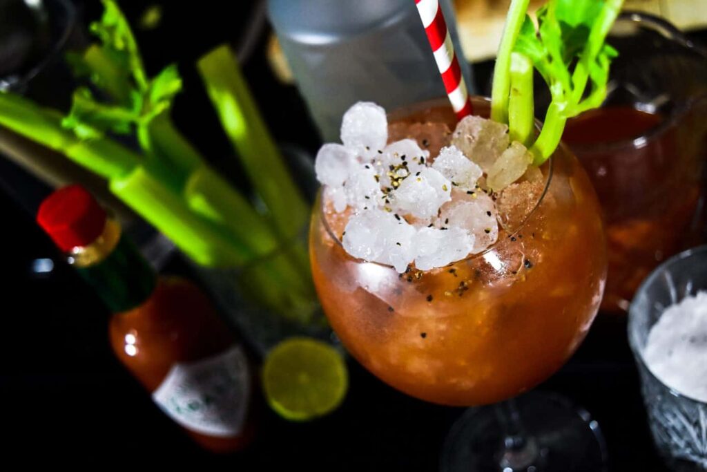 Bloody Mary cocktail - Bedste Bloody Mary opskrift - Hvordan laver man Bloody Mary - cocktail opskrifter