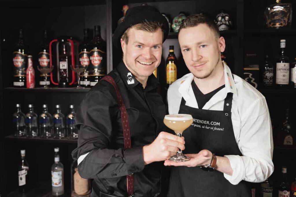 Cocktails til fest - Cocktail Bartender - Bartender udlejning - Lej en bartender 