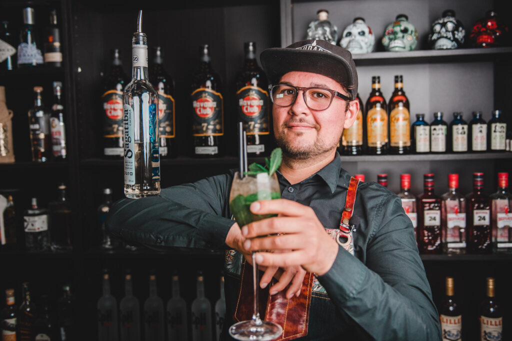 German Olivera Flair Bartender Cocktails - Bartender i London - Bartendere i London